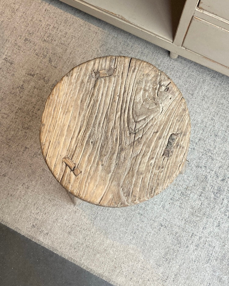 Oud houten krukje nr. 4