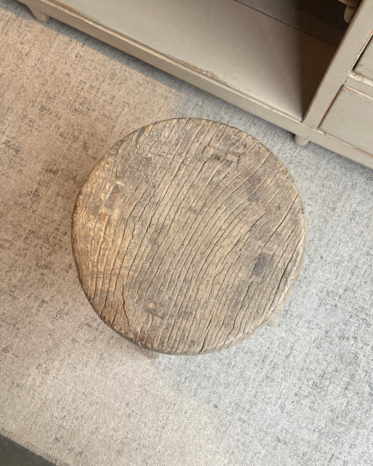 Oud houten krukje nr. 5