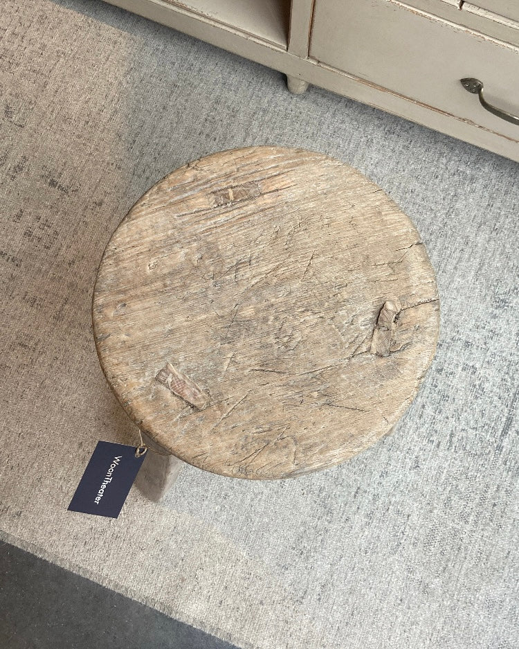Oud houten krukje nr. 1