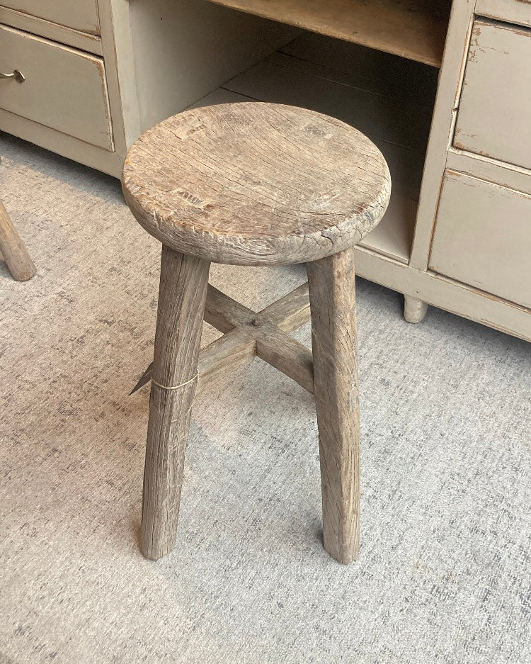 Oud houten krukje nr. 5