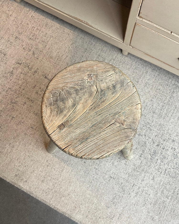 Oud houten krukje nr. 3