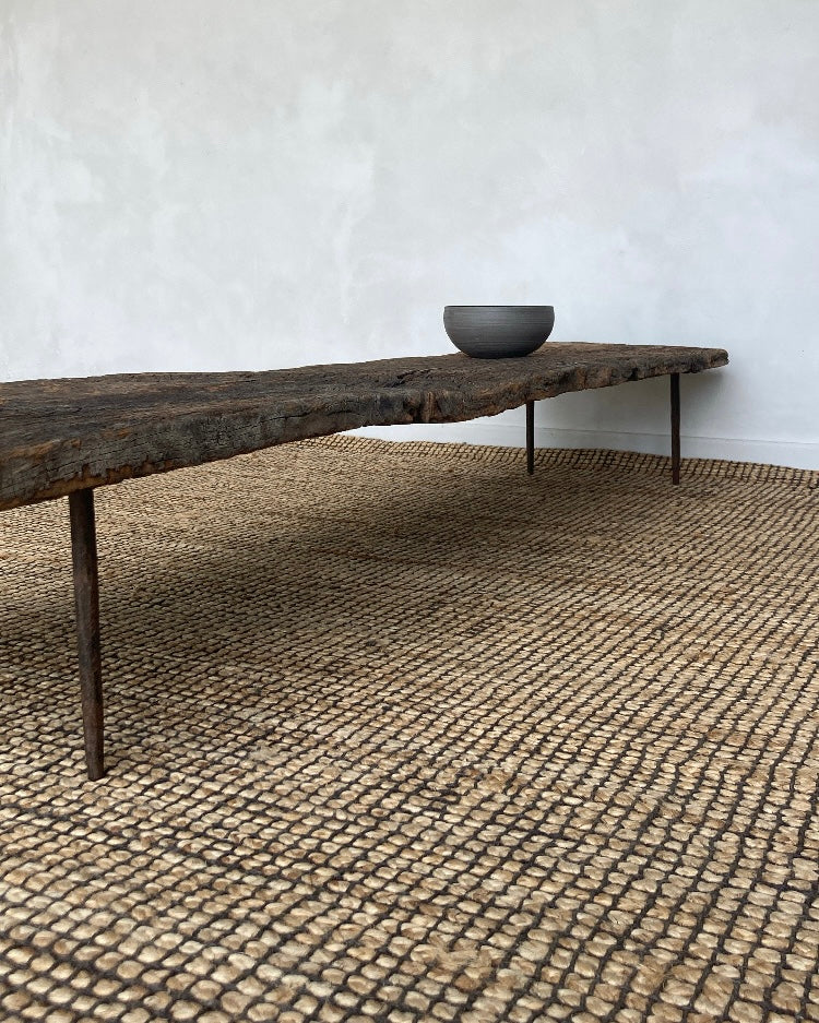 Houten salontafel ruw boomstamblad