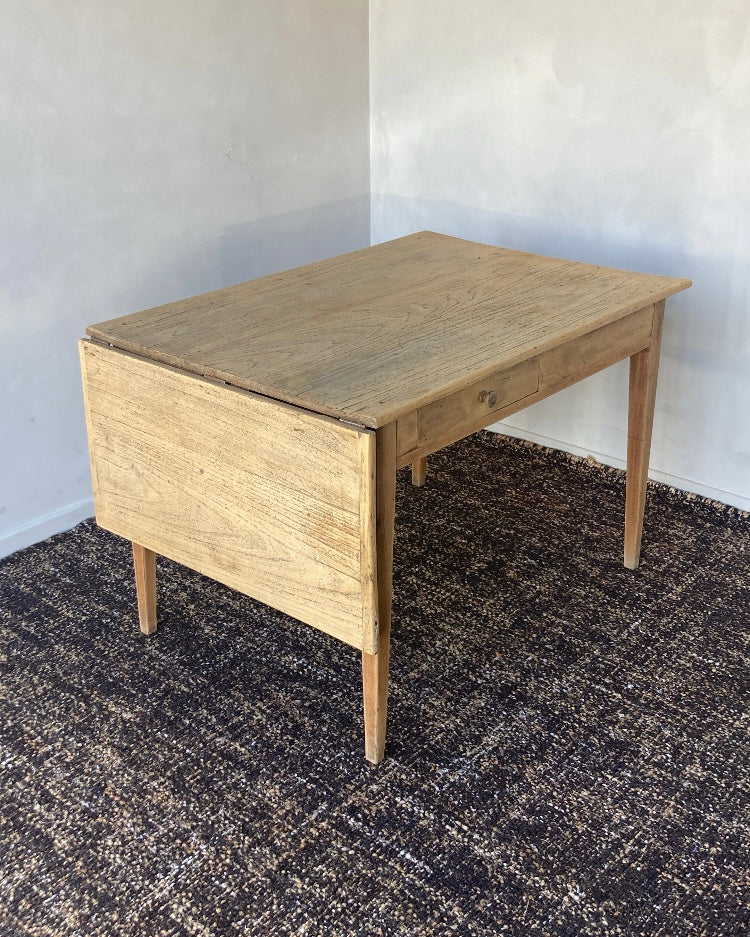Houten uitklapbare eettafel