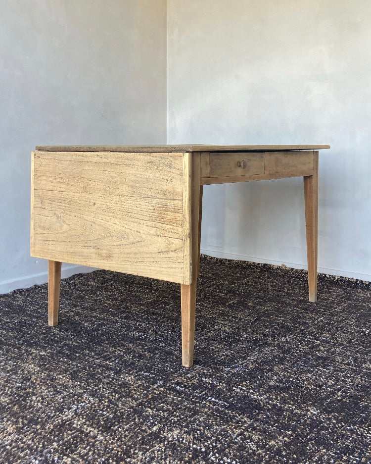 Houten uitklapbare eettafel