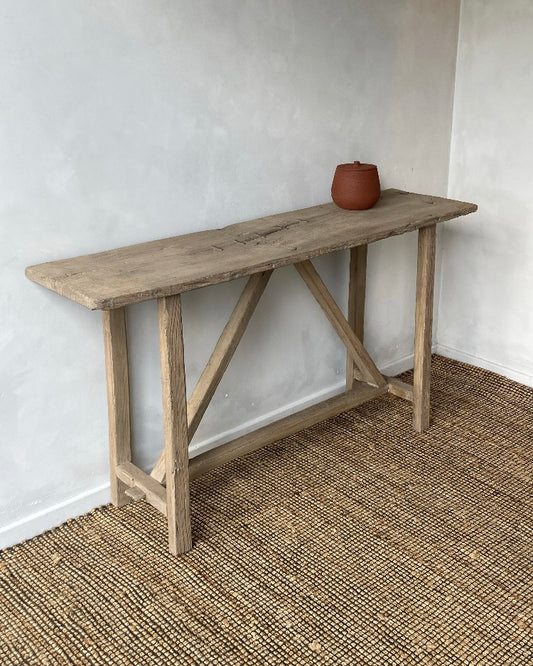 Lichte olmen houten wandtafel met nieten