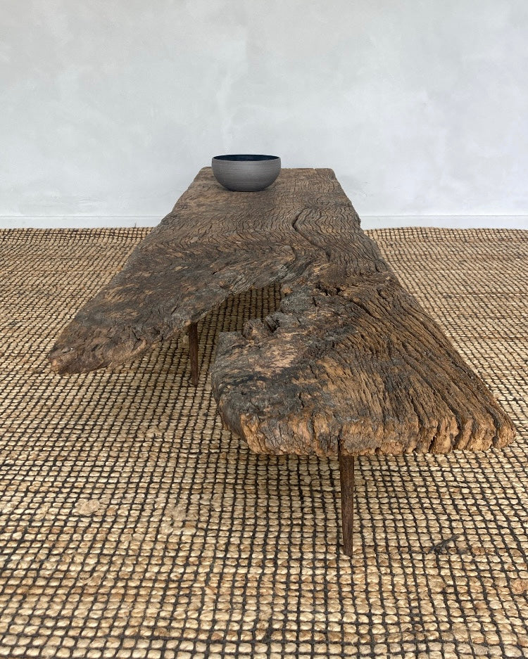 Ruwe houten salontafel boomstamblad
