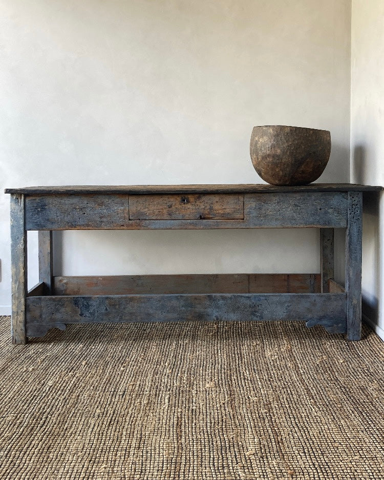 Werktafel met lavendelblauwe patine