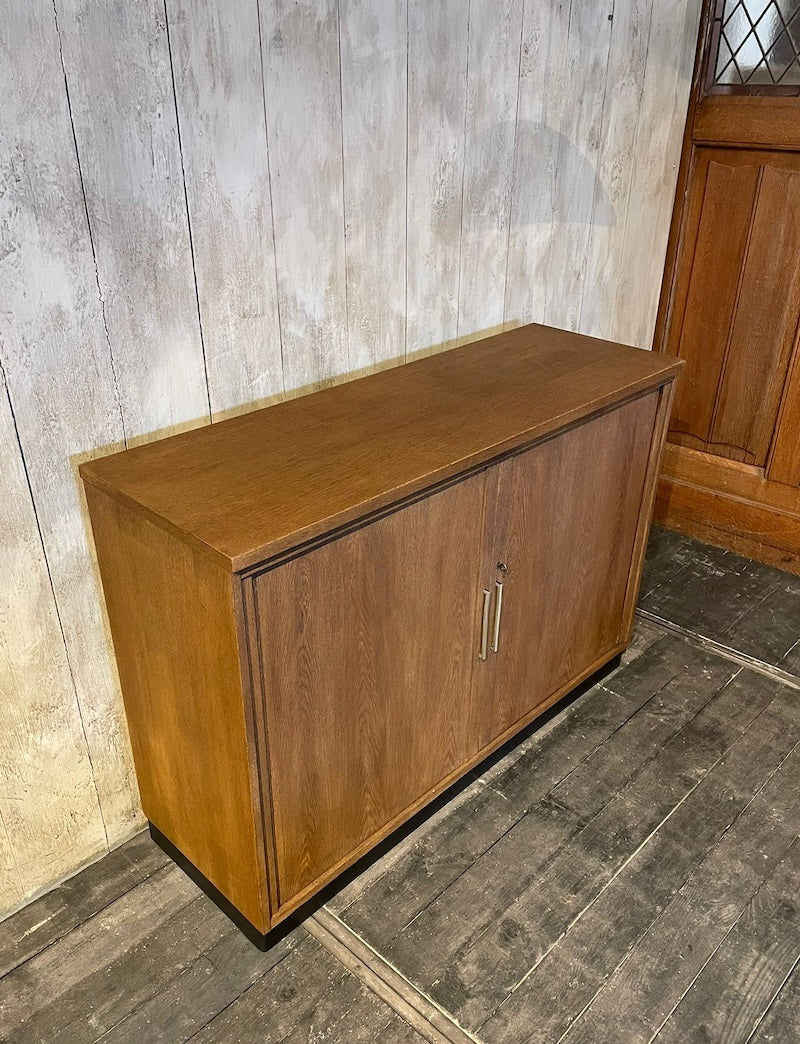 Kast met schuifdeuren