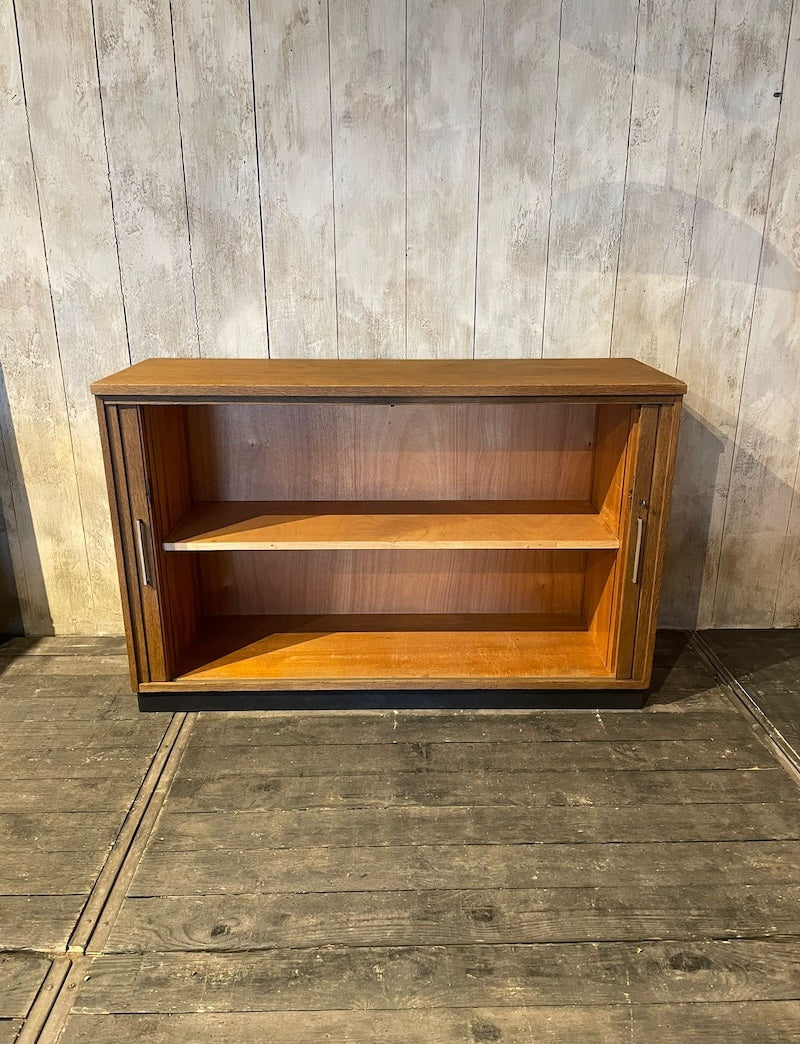 Kast met schuifdeuren