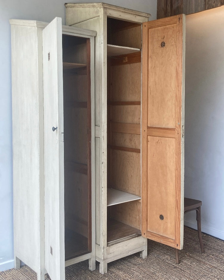 Authentieke oude houten locker