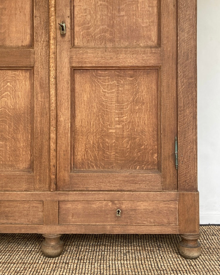 Grote eiken Louis Philippe kast 19e eeuw