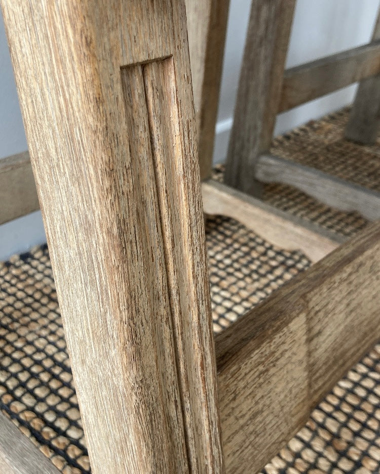 Authentieke houten stoel