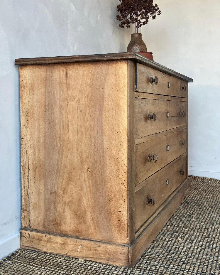 Authentieke houten commode met lades