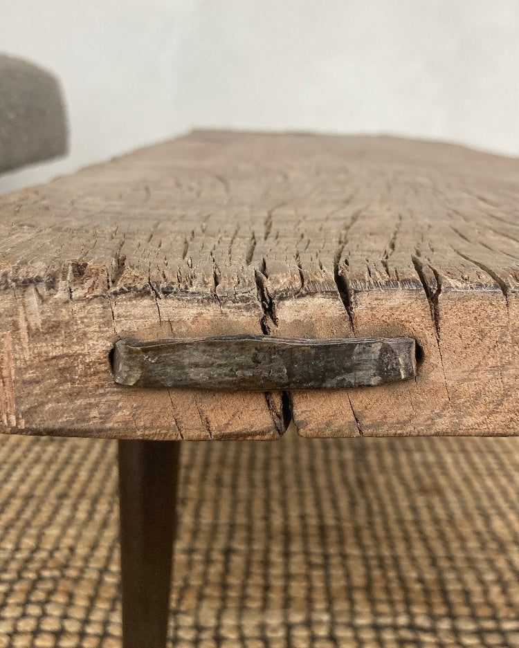 Houten salontafel metalen poot