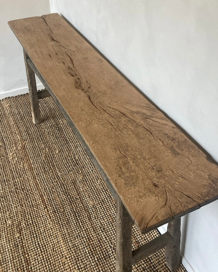 Authentieke houten side table
