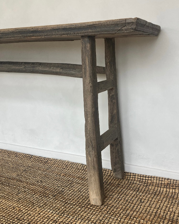 Authentieke houten side table