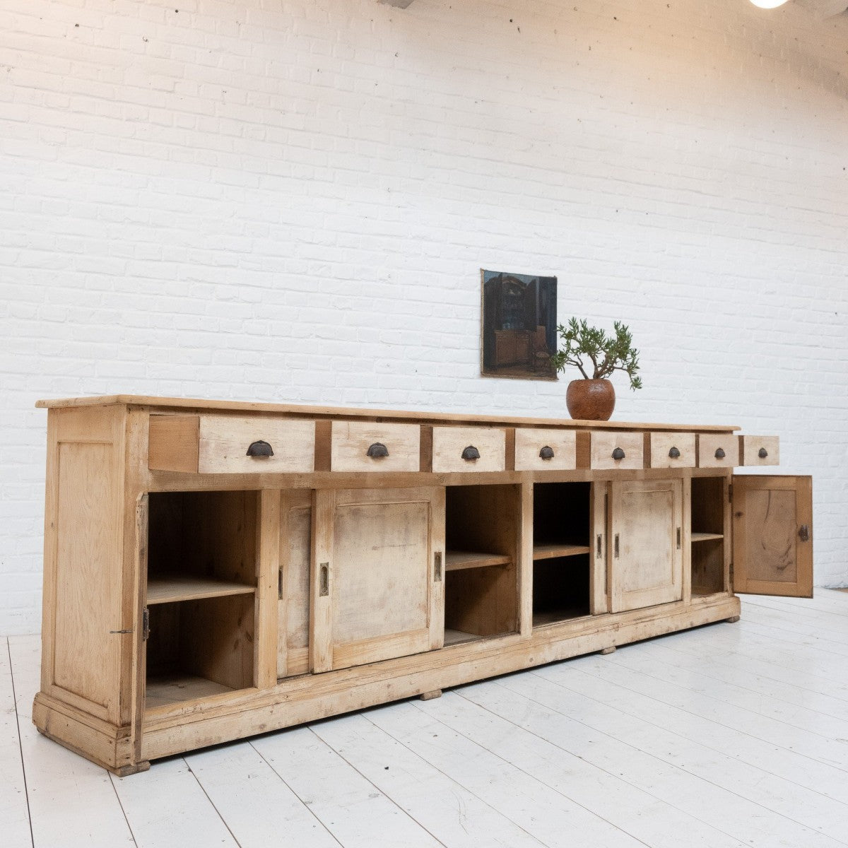 Dressoir den zes deuren en lades