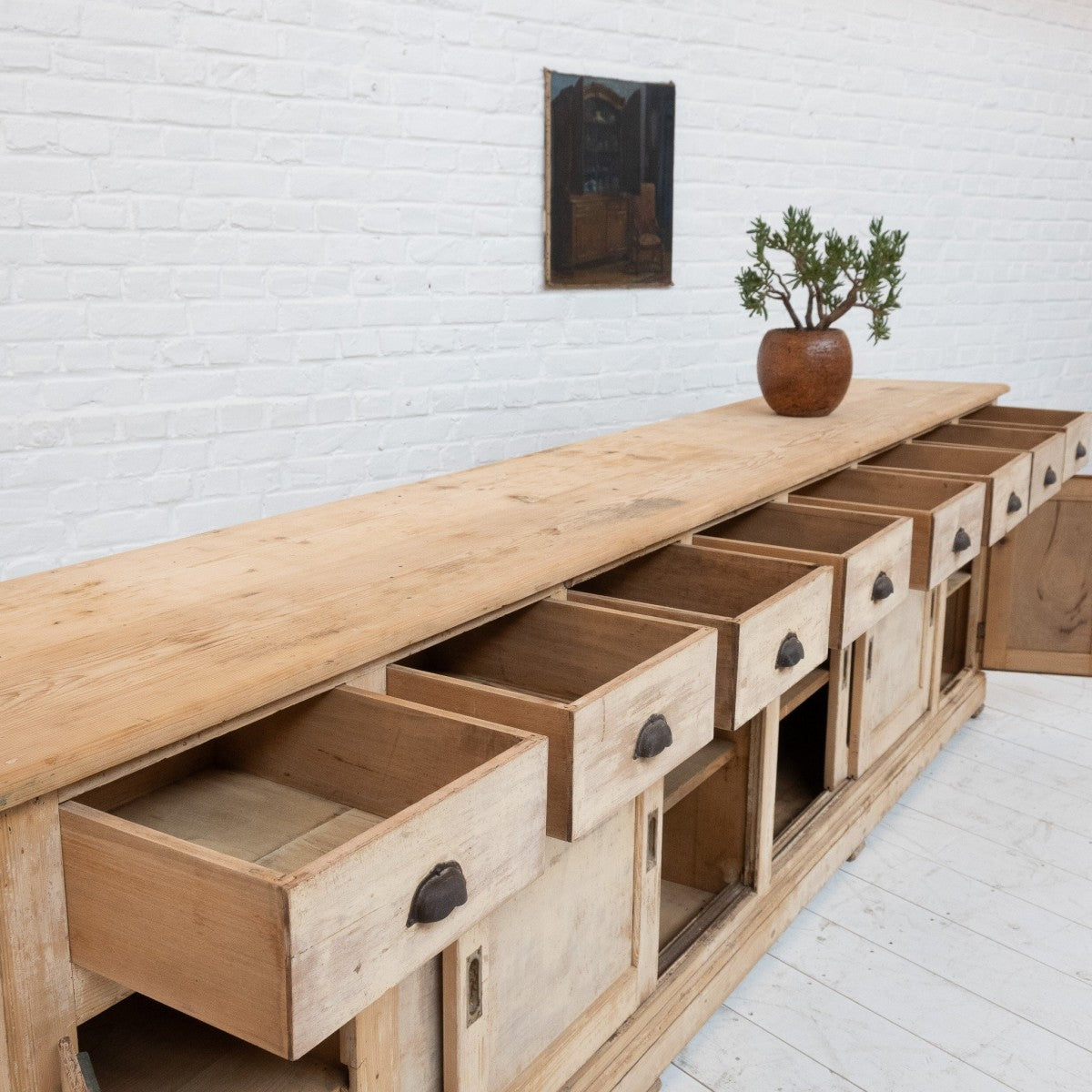 Dressoir den zes deuren en lades