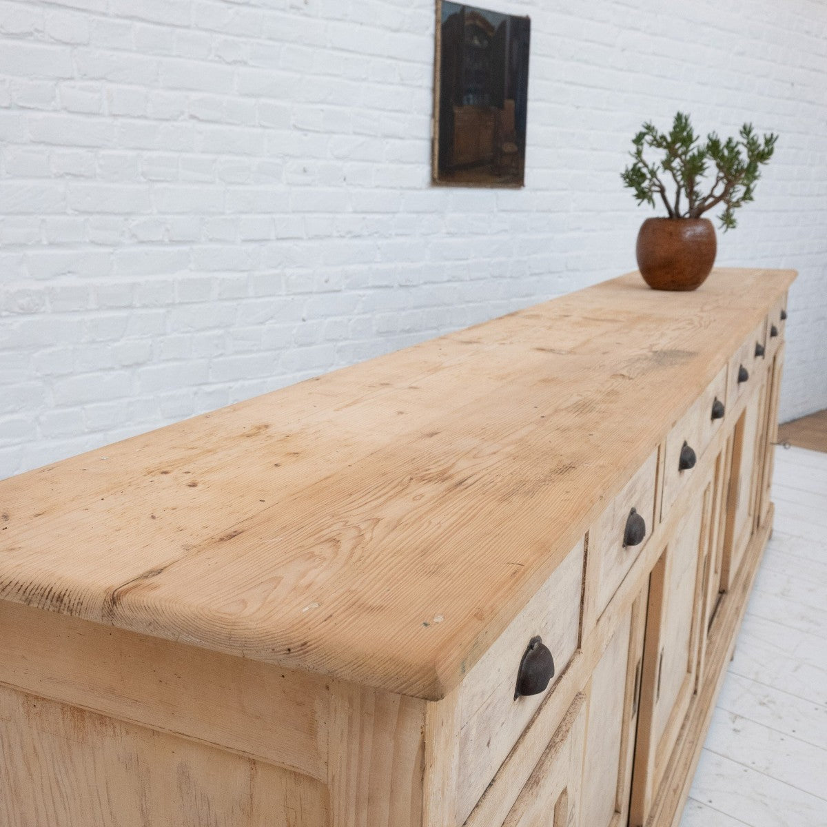 Dressoir den zes deuren en lades
