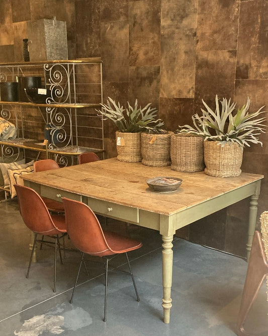 Eettafel met groene patine