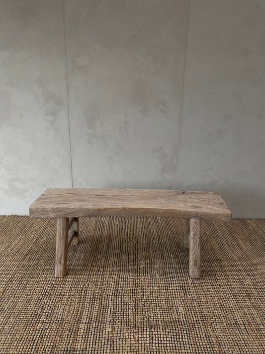 Bankje China in oude olm