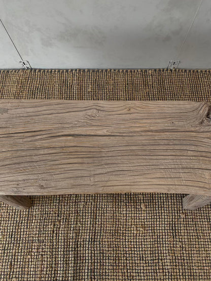 Bankje China in oude olm