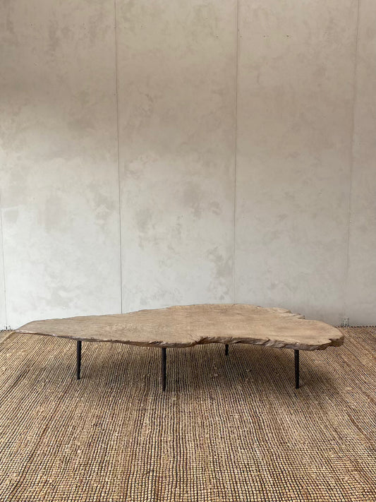 Salontafel boomstam op metalen poten