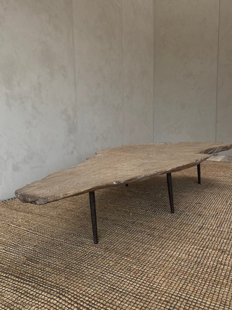 Salontafel boomstam op metalen poten