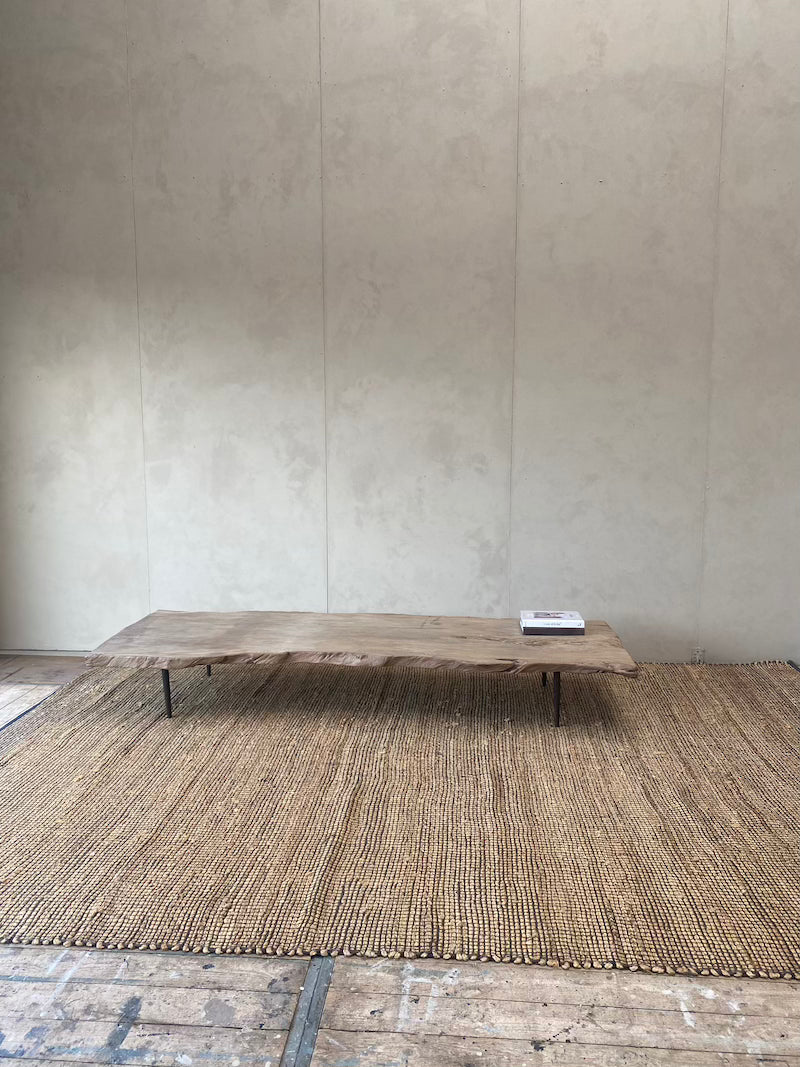 Salontafel blad met textuur op metalen poten (China)