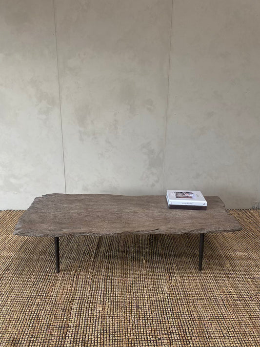 Salontafel nanmuhout met metalen poten (China)