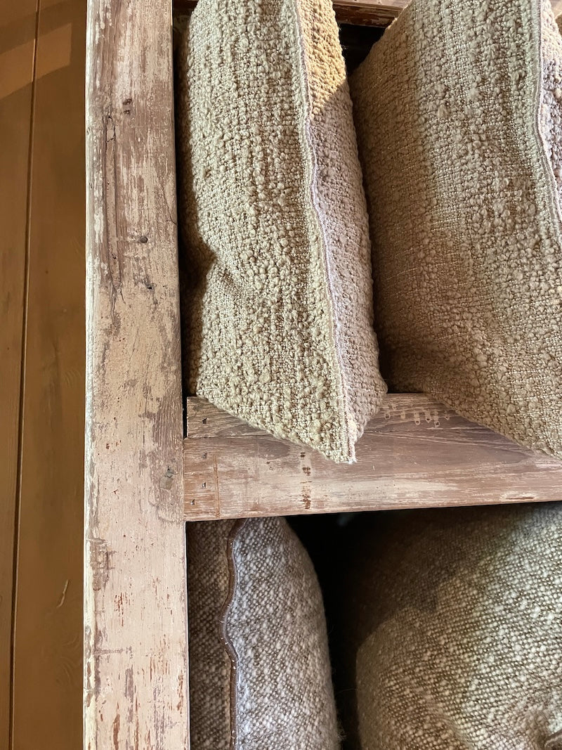 Etagère in teak