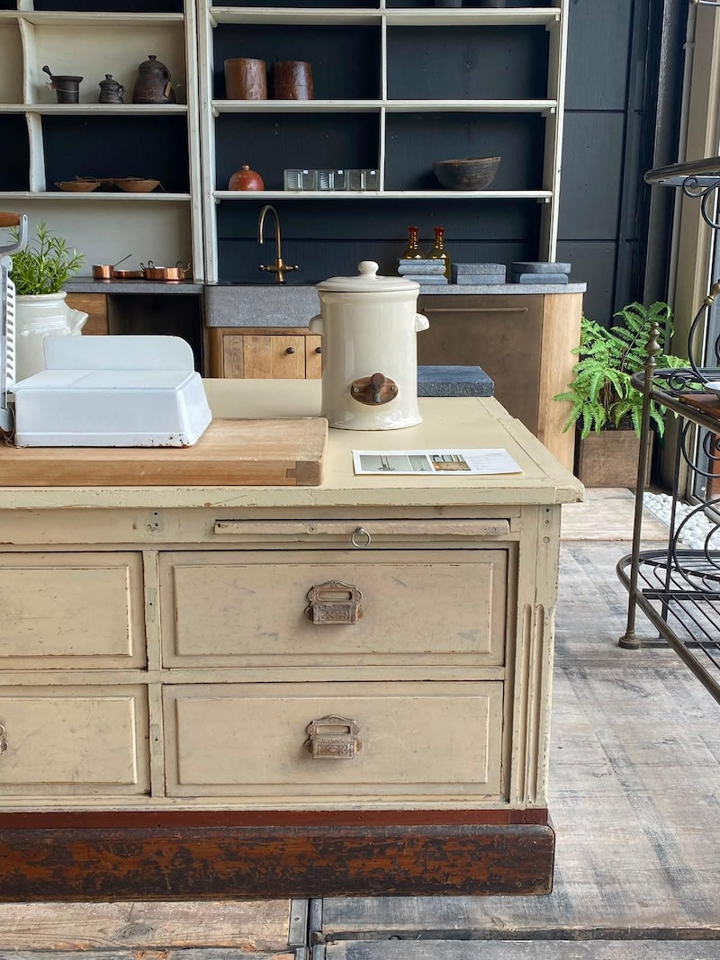 Set van twee dressoirs