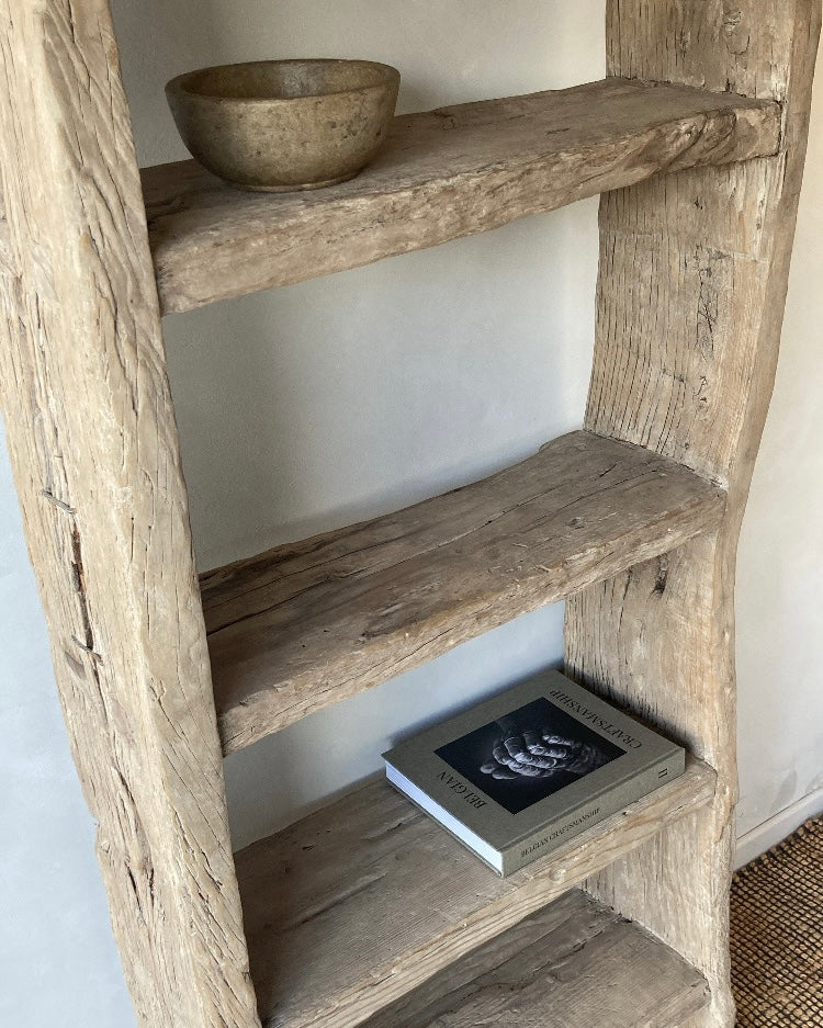 Houten robuuste etagère oude olm